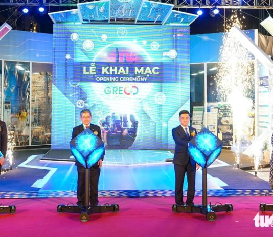 Ngắm loạt công nghệ tiên tiến, hiện đại bậc nhất tại phố đi bộ Nguyễn Huệ